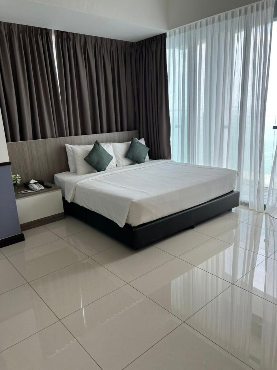 D'Wharf Hotel & Serviced Residence Port Dickson Esterno foto