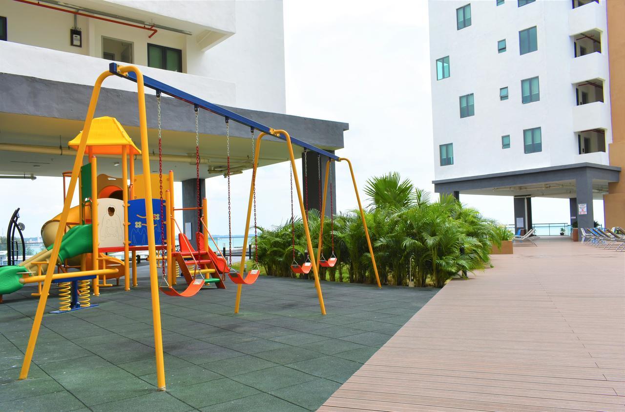 D'Wharf Hotel & Serviced Residence Port Dickson Esterno foto